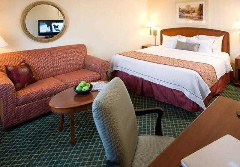 Courtyard By Marriott Newark Silicon Valley Bagian luar foto